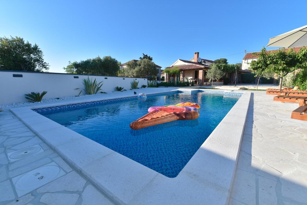 Villa Navita Augustinus With Pool Debeljak Eksteriør billede